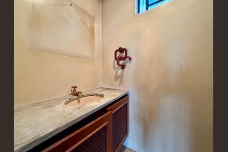 Casa à venda com 491m², 4 quartos e 6 vagasBanheiro 1 Salão Superior