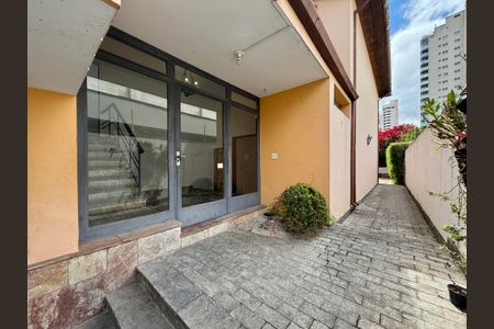 Casa à venda com 491m², 4 quartos e 6 vagasEntrada Casa