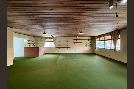 Casa à venda com 491m², 4 quartos e 6 vagasSalão Superior