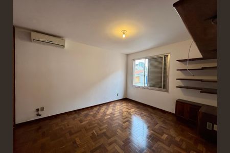Casa à venda com 491m², 4 quartos e 6 vagasQuarto 2