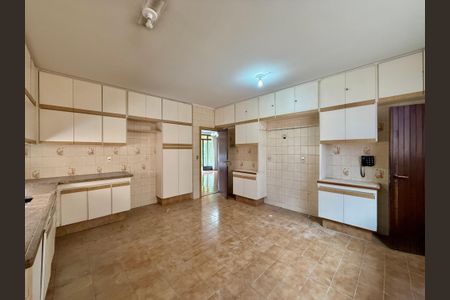 Casa à venda com 491m², 4 quartos e 6 vagasCozinha