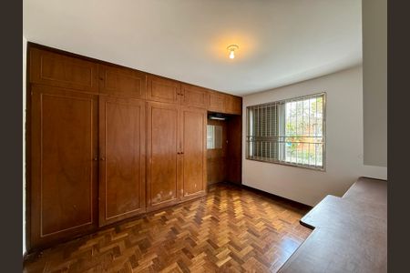 Casa à venda com 491m², 4 quartos e 6 vagasSuíte 2