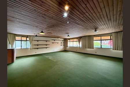 Casa à venda com 491m², 4 quartos e 6 vagasSalão Superior