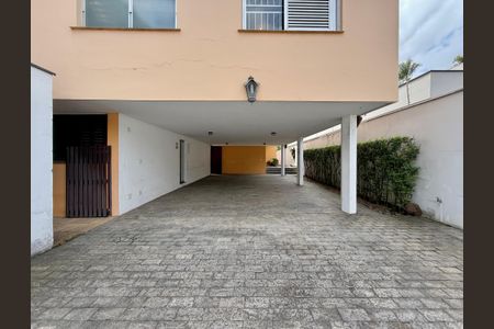Casa à venda com 491m², 4 quartos e 6 vagasGaragem