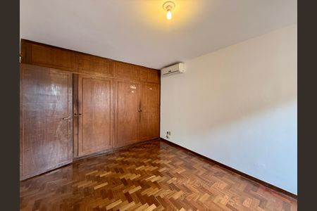 Casa à venda com 491m², 4 quartos e 6 vagasQuarto 2