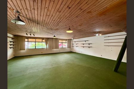 Casa à venda com 491m², 4 quartos e 6 vagasSalão Superior