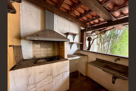 Casa à venda com 491m², 4 quartos e 6 vagasChurrasqueira