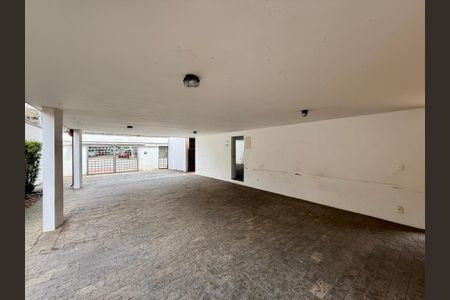 Casa à venda com 491m², 4 quartos e 6 vagasGaragem