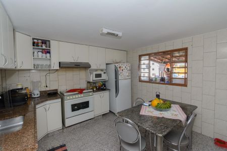 Apartamento à venda com 155m², 5 quartos e 1 vagaCozinha