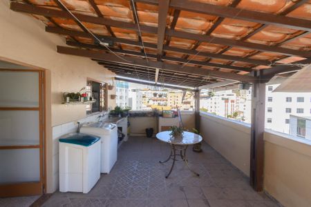 Apartamento à venda com 155m², 5 quartos e 1 vagaÁrea de Serviço