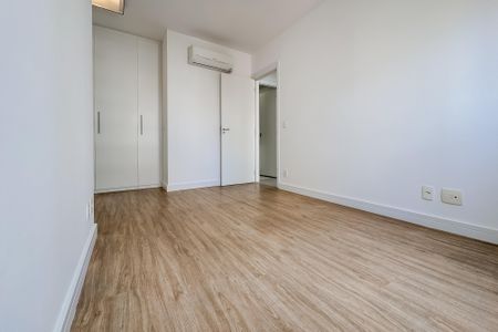 Apartamento à venda com 66m², 2 quartos e 2 vagas Apartamento à venda com 66m², 2 quartos e 2 vagasSuíte