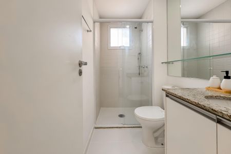 Apartamento à venda com 66m², 2 quartos e 2 vagas Apartamento à venda com 66m², 2 quartos e 2 vagasBanheiro da Suíte