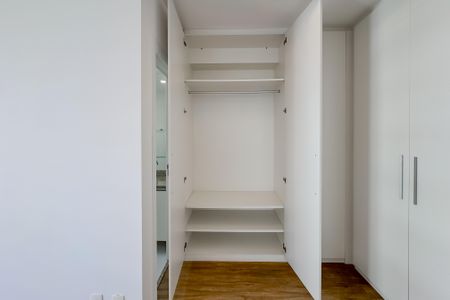 Apartamento à venda com 66m², 2 quartos e 2 vagas Apartamento à venda com 66m², 2 quartos e 2 vagasSuíte