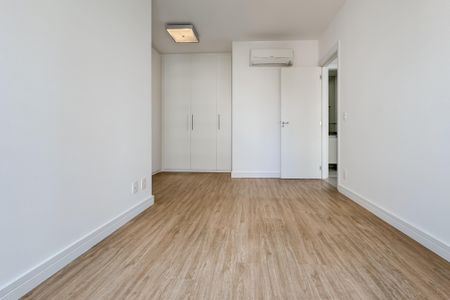 Apartamento à venda com 66m², 2 quartos e 2 vagas Apartamento à venda com 66m², 2 quartos e 2 vagasSuíte
