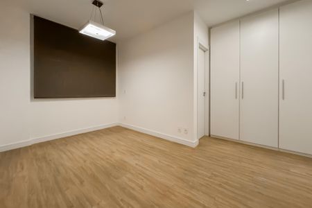Apartamento à venda com 66m², 2 quartos e 2 vagas Apartamento à venda com 66m², 2 quartos e 2 vagasSuíte