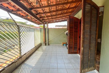 Casa para alugar com 200m², 2 quartos e 2 vagas Casa para alugar com 200m², 2 quartos e 2 vagasVaranda da Suíte 1