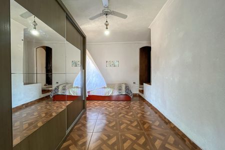 Casa para alugar com 200m², 2 quartos e 2 vagas Casa para alugar com 200m², 2 quartos e 2 vagasSuíte 1