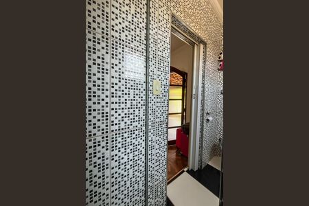 Casa para alugar com 200m², 2 quartos e 2 vagas Casa para alugar com 200m², 2 quartos e 2 vagasBanheiro da Suíte 1