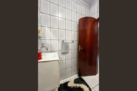 Casa para alugar com 200m², 2 quartos e 2 vagas Casa para alugar com 200m², 2 quartos e 2 vagasBanheiro de Serviço