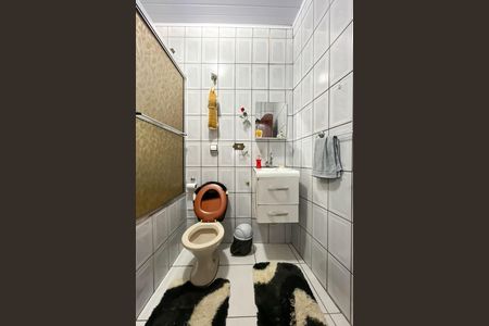 Banheiro de Serviço de casa para alugar com 2 quartos, 200m² em Parque Sao Luis, São Paulo