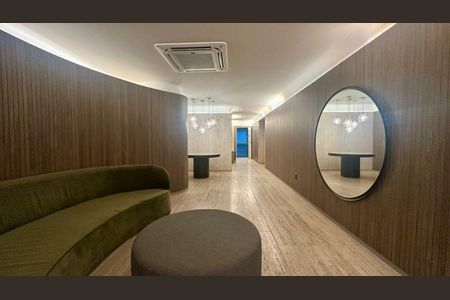 Apartamento à venda com 93m², 3 quartos e 2 vagas Apartamento à venda com 93m², 3 quartos e 2 vagasHall social