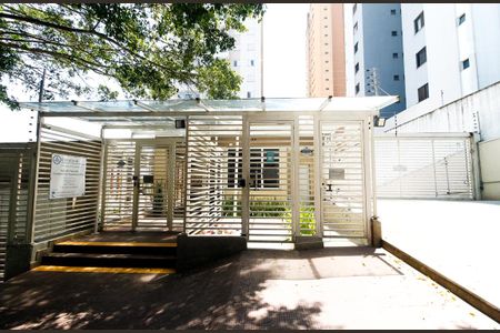 Apartamento à venda com 63m², 2 quartos e 1 vaga Apartamento à venda com 63m², 2 quartos e 1 vagaFachada e portaria