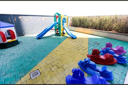 Apartamento à venda com 63m², 2 quartos e 1 vaga Apartamento à venda com 63m², 2 quartos e 1 vagaÁrea comum - Playground