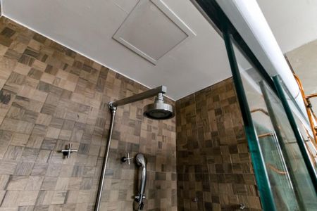 Apartamento à venda com 63m², 2 quartos e 1 vaga Apartamento à venda com 63m², 2 quartos e 1 vagaBanheiro da Suíte - chuveiro