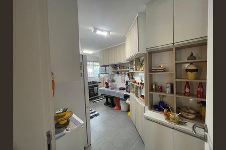 Apartamento à venda com 109m², 3 quartos e 3 vagas Apartamento à venda com 109m², 3 quartos e 3 vagasCozinha