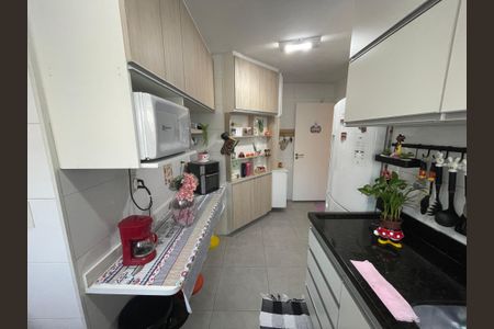 Apartamento à venda com 109m², 3 quartos e 3 vagas Apartamento à venda com 109m², 3 quartos e 3 vagasCozinha