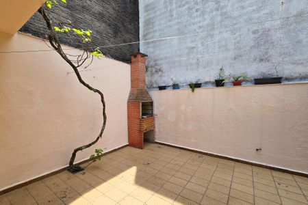 Casa à venda com 250m², 2 quartos e 2 vagas Casa à venda com 250m², 2 quartos e 2 vagasÁrea de Serviço