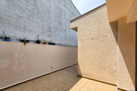 Casa à venda com 250m², 2 quartos e 2 vagas Casa à venda com 250m², 2 quartos e 2 vagasÁrea de Serviço