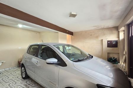 Casa à venda com 250m², 2 quartos e 2 vagas Casa à venda com 250m², 2 quartos e 2 vagasGaragem