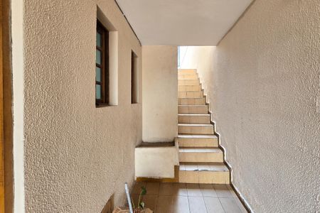 Casa à venda com 250m², 2 quartos e 2 vagas Casa à venda com 250m², 2 quartos e 2 vagasEntrada