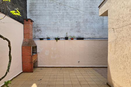 Casa à venda com 250m², 2 quartos e 2 vagas Casa à venda com 250m², 2 quartos e 2 vagasÁrea de Serviço