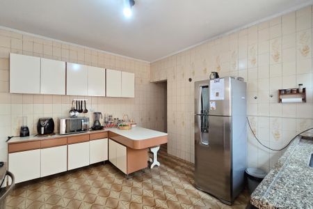 Casa à venda com 250m², 2 quartos e 2 vagas Casa à venda com 250m², 2 quartos e 2 vagasCozinha