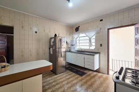 Casa à venda com 250m², 2 quartos e 2 vagas Casa à venda com 250m², 2 quartos e 2 vagasCozinha