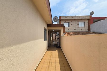 Casa à venda com 250m², 2 quartos e 2 vagas Casa à venda com 250m², 2 quartos e 2 vagasCorredor