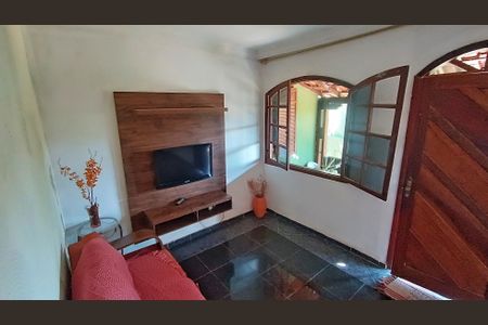 Sala de casa à venda com 2 quartos, 83m² em Goiânia, Belo Horizonte