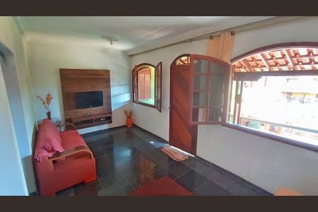 Sala de casa à venda com 2 quartos, 83m² em Goiânia, Belo Horizonte