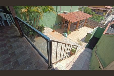 Casa à venda com 83m², 2 quartos e 2 vagas Casa à venda com 83m², 2 quartos e 2 vagasQuintal