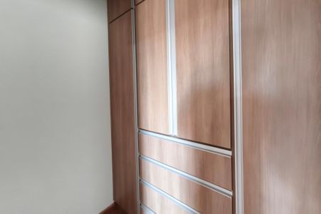 Casa de condomínio à venda com 334m², 4 quartos e 4 vagasCloset da suíte 2