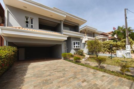 Casa de condomínio à venda com 334m², 4 quartos e 4 vagasFachada