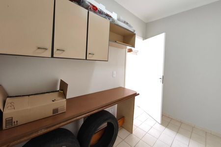 Casa de condomínio à venda com 334m², 4 quartos e 4 vagasQuarto de Serviço