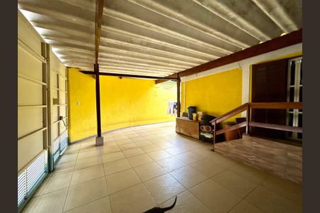 Casa à venda com 194m², 3 quartos e 2 vagas Casa à venda com 194m², 3 quartos e 2 vagasGaragem