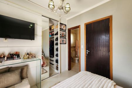 Casa à venda com 144m², 3 quartos e 2 vagasSuíte