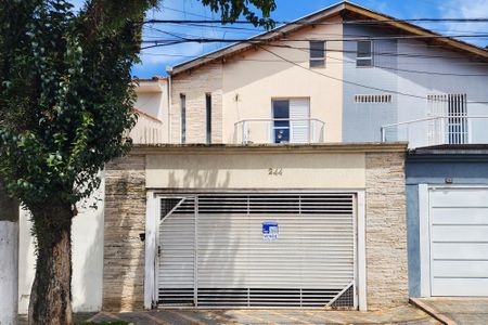 Casa à venda com 144m², 3 quartos e 2 vagasFachada