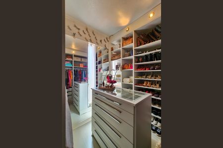 Casa à venda com 144m², 3 quartos e 2 vagasSuíte