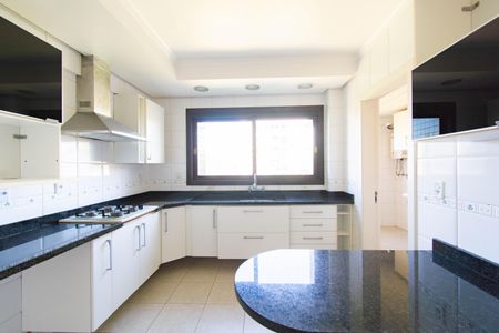 Apartamento para alugar com 180m², 3 quartos e 2 vagas Apartamento para alugar com 180m², 3 quartos e 2 vagasCozinha