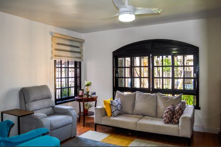 Sala de casa à venda com 2 quartos, 323m² em Tristeza, Porto Alegre